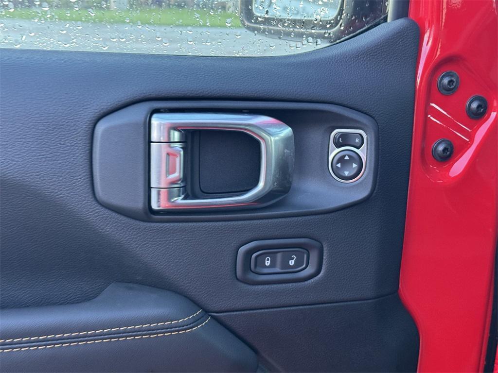 new 2025 Jeep Wrangler car, priced at $47,620