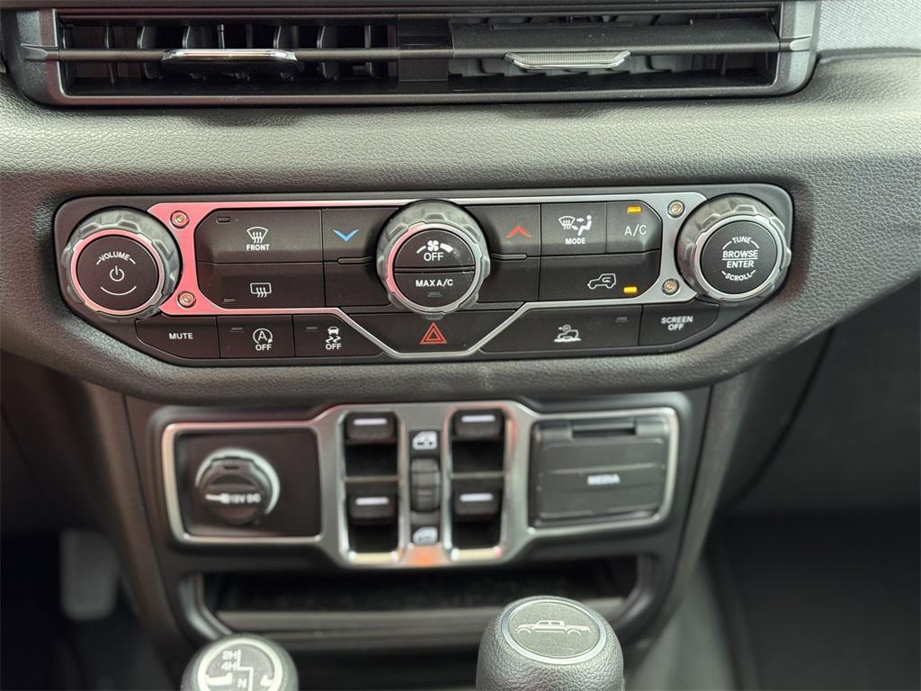 new 2025 Jeep Gladiator car, priced at $35,745