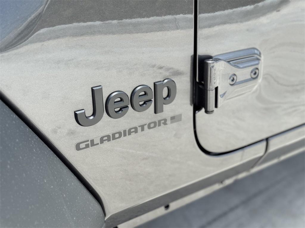 new 2025 Jeep Gladiator car, priced at $35,745