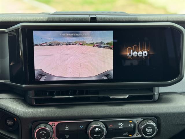 new 2025 Jeep Gladiator car, priced at $40,060
