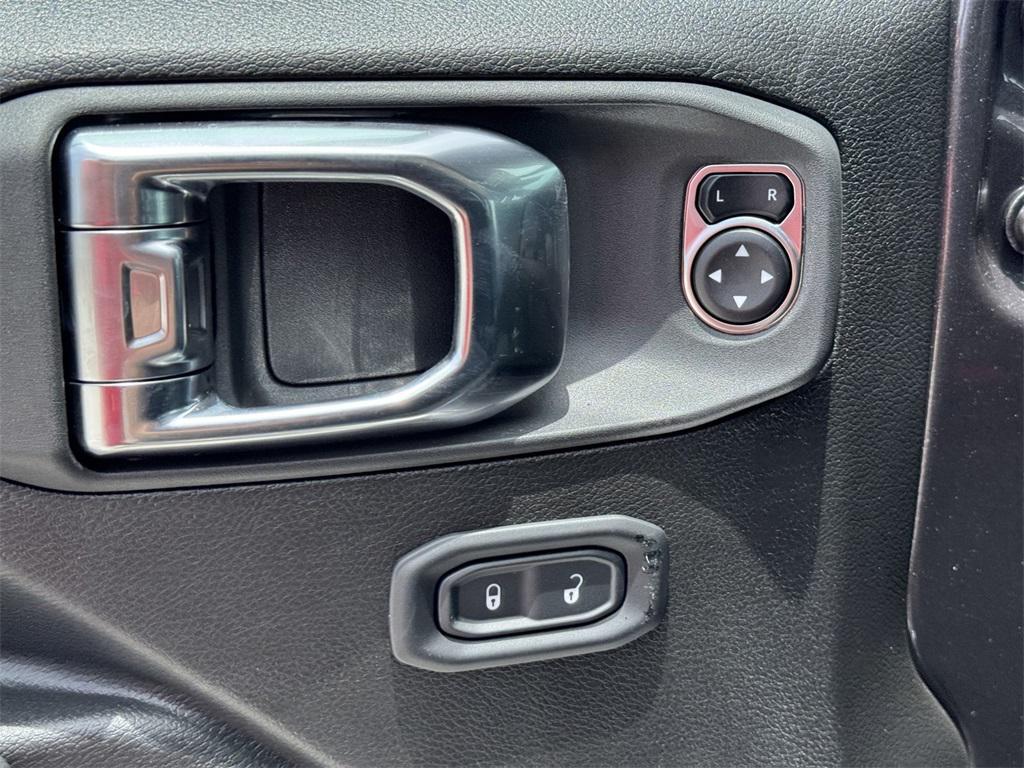 new 2025 Jeep Gladiator car, priced at $35,745