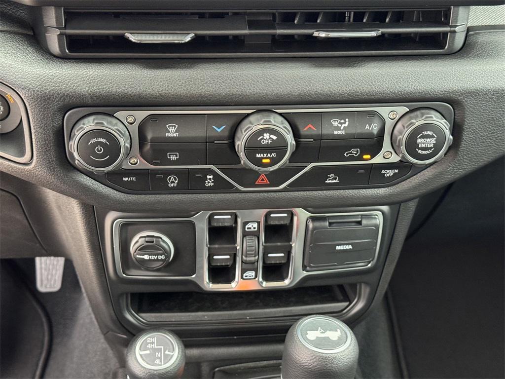 new 2025 Jeep Wrangler car, priced at $35,680