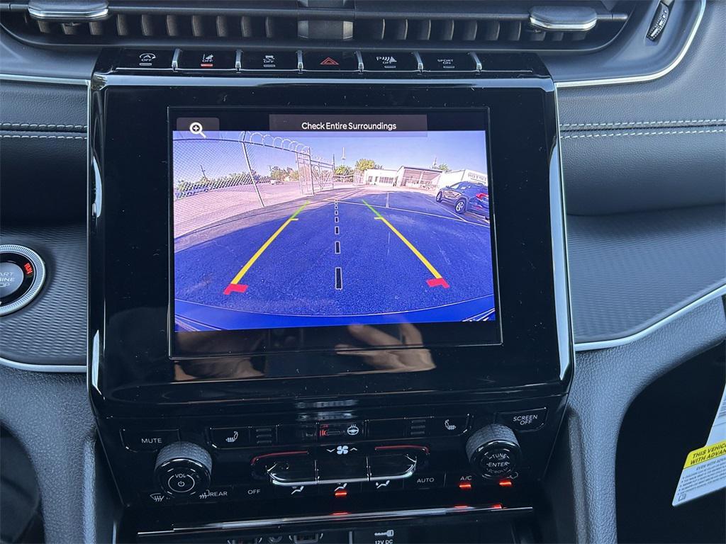 new 2025 Jeep Grand Cherokee car, priced at $37,480