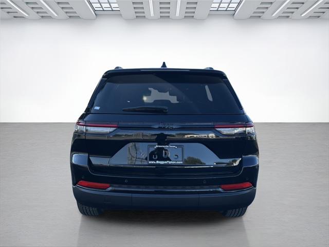 new 2025 Jeep Grand Cherokee car, priced at $39,666