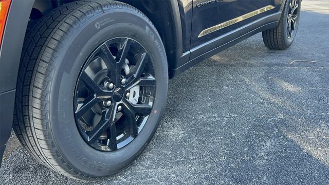 new 2025 Jeep Grand Cherokee car, priced at $39,666