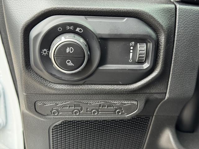 new 2025 Jeep Gladiator car, priced at $42,801