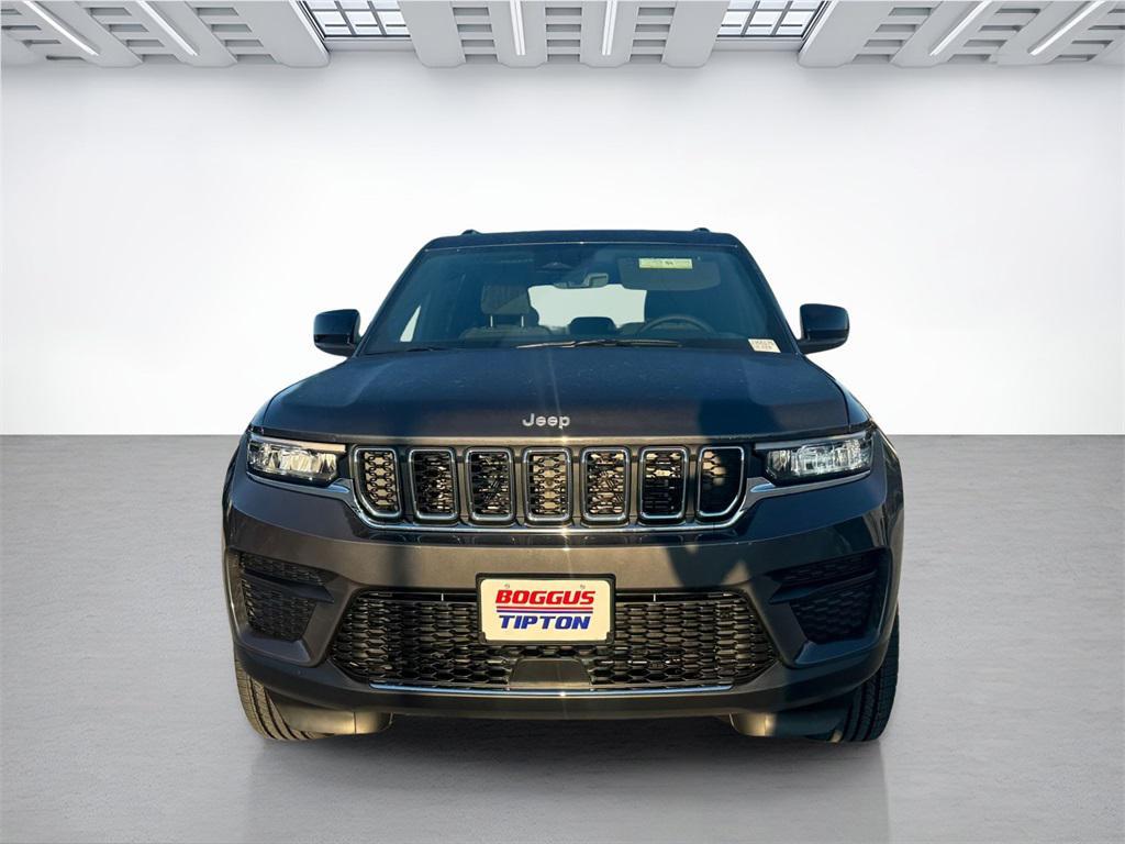 new 2025 Jeep Grand Cherokee car, priced at $37,375