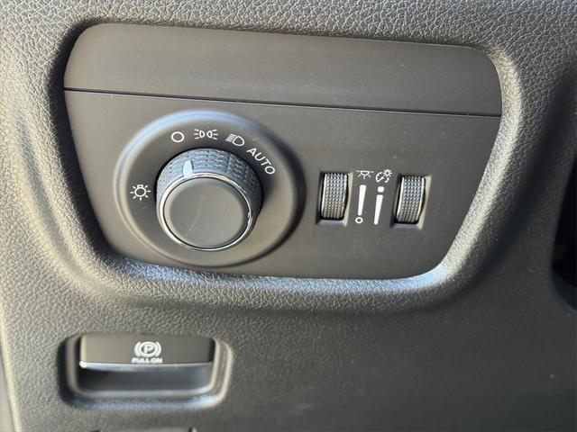 new 2025 Jeep Grand Cherokee car, priced at $38,698