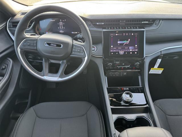 new 2025 Jeep Grand Cherokee car, priced at $38,698