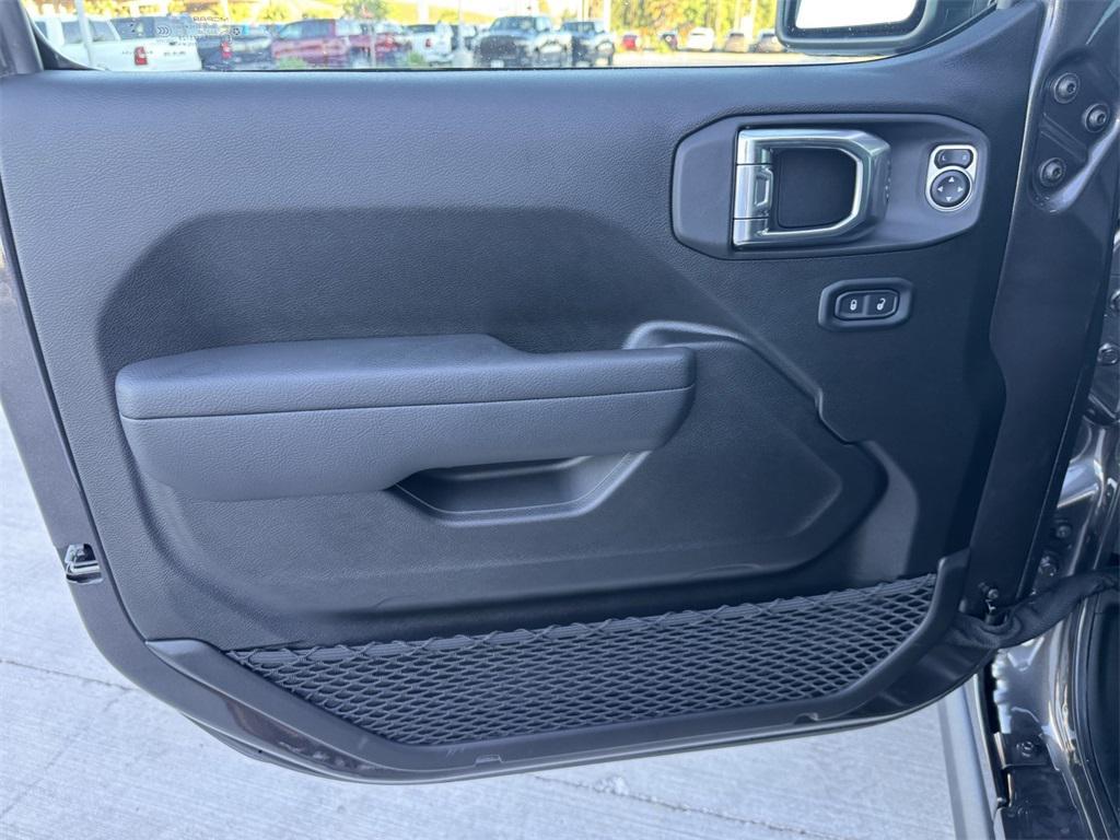 new 2025 Jeep Wrangler car, priced at $50,070