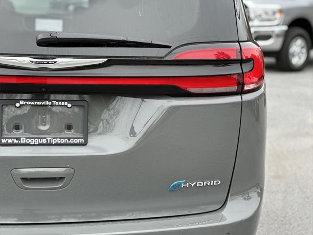 new 2023 Chrysler Pacifica Hybrid car, priced at $47,585