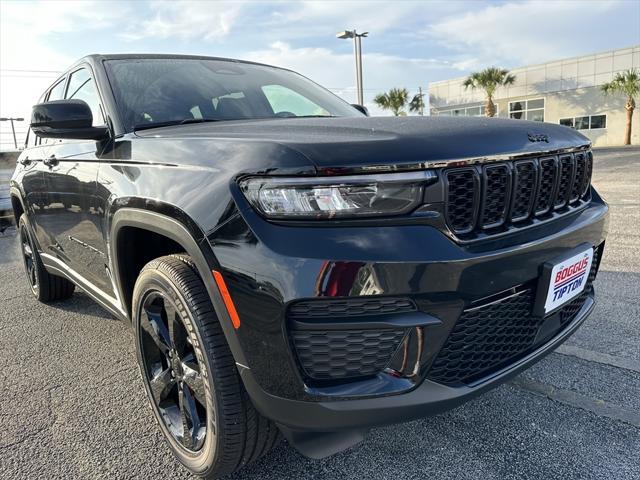 new 2023 Jeep Grand Cherokee car, priced at $43,125