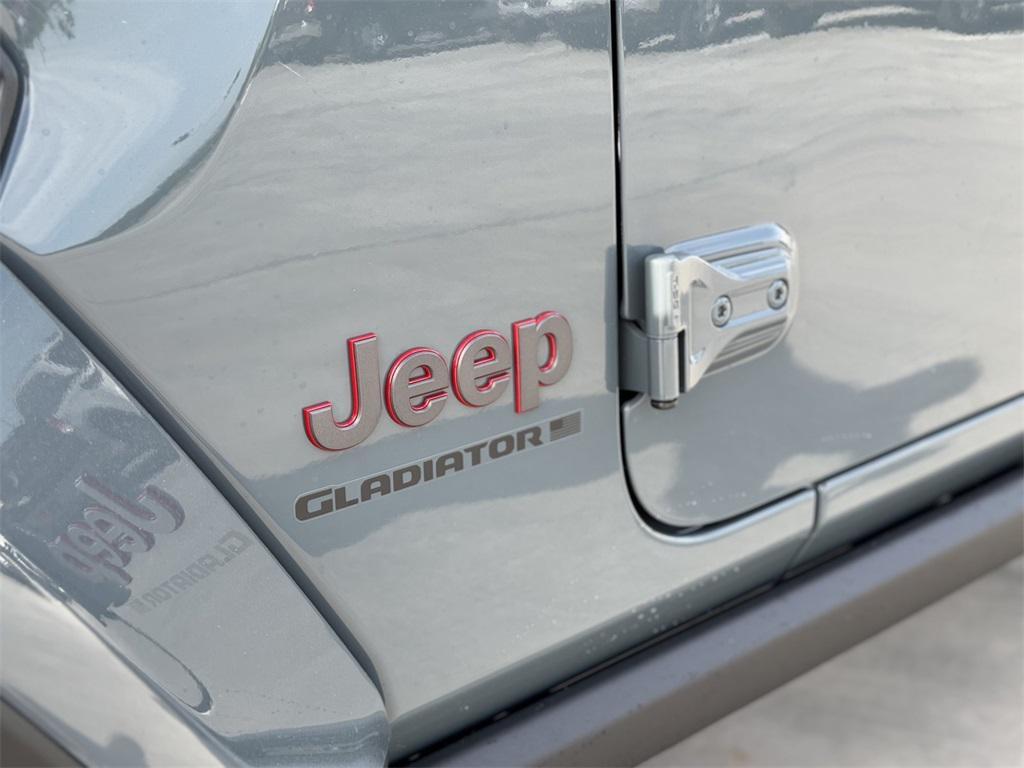 new 2025 Jeep Gladiator car, priced at $54,250