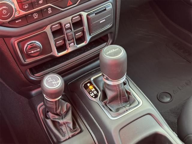 new 2025 Jeep Gladiator car, priced at $41,733