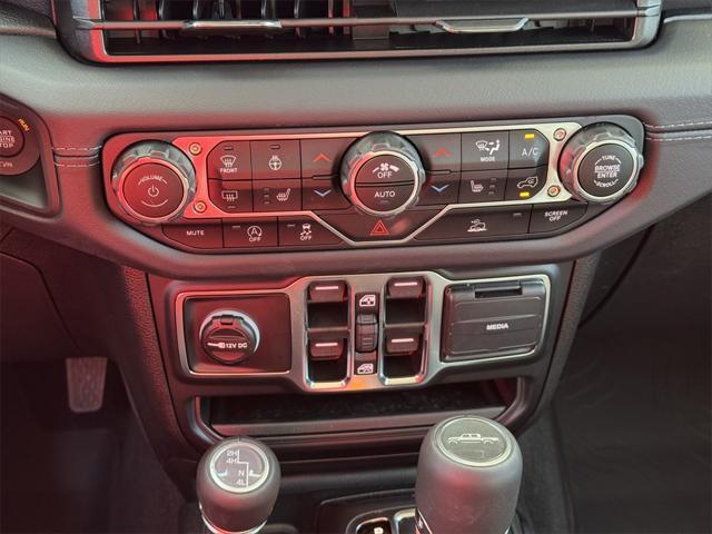 new 2025 Jeep Gladiator car, priced at $41,733