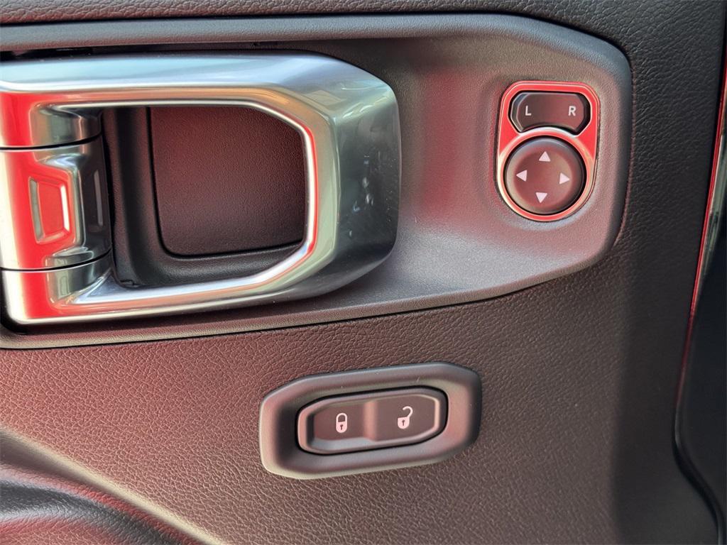 new 2025 Jeep Gladiator car, priced at $39,565