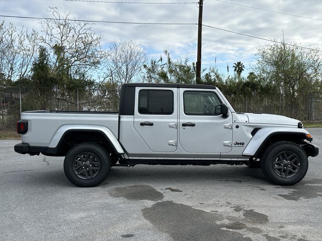 new 2024 Jeep Gladiator car, priced at $48,329