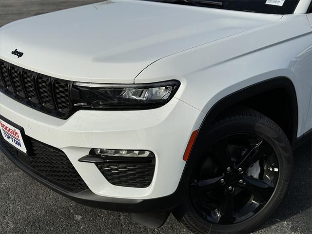 new 2024 Jeep Grand Cherokee car, priced at $43,925