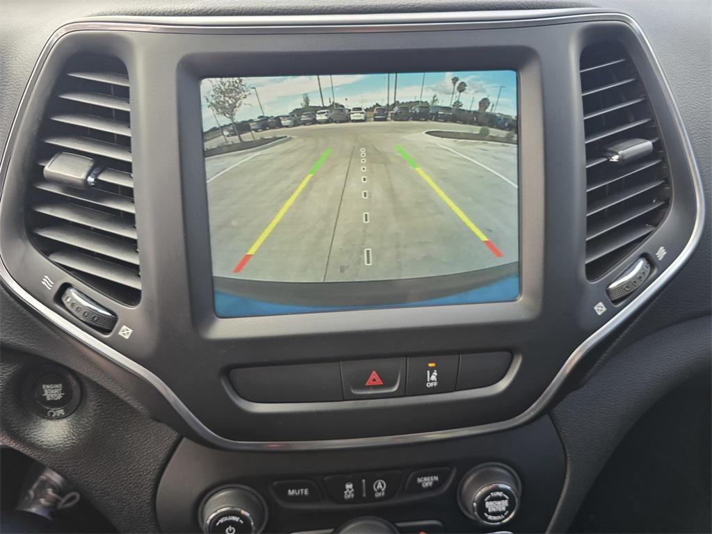 used 2022 Jeep Cherokee car, priced at $23,985