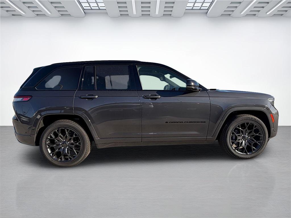 new 2025 Jeep Grand Cherokee car, priced at $50,925