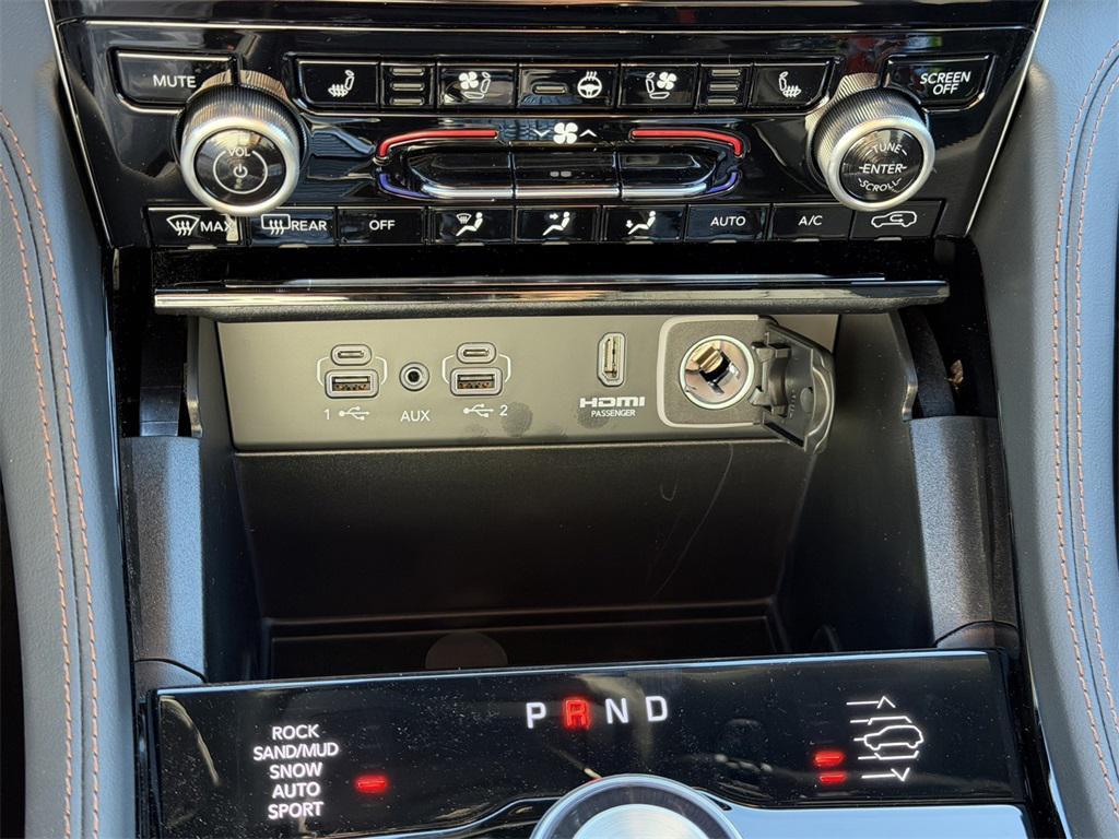 new 2025 Jeep Grand Cherokee car, priced at $50,925