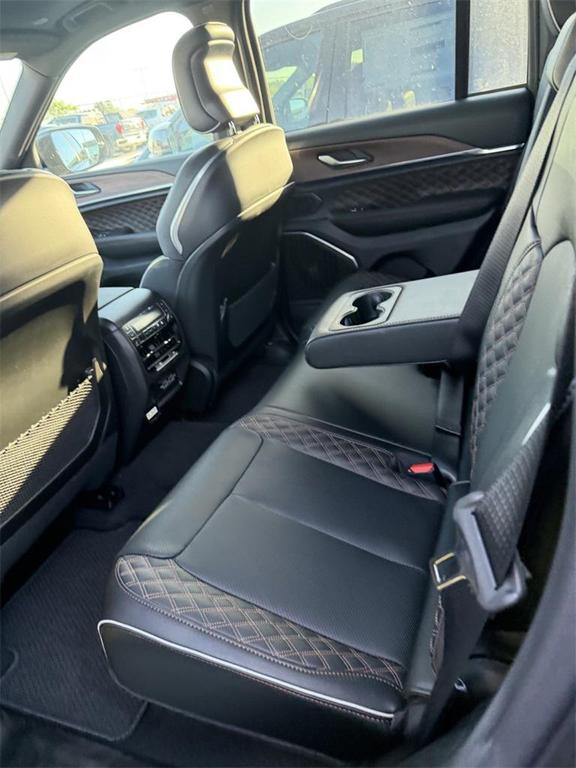 new 2025 Jeep Grand Cherokee car, priced at $50,925