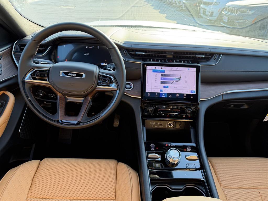 new 2025 Jeep Grand Cherokee car, priced at $51,805