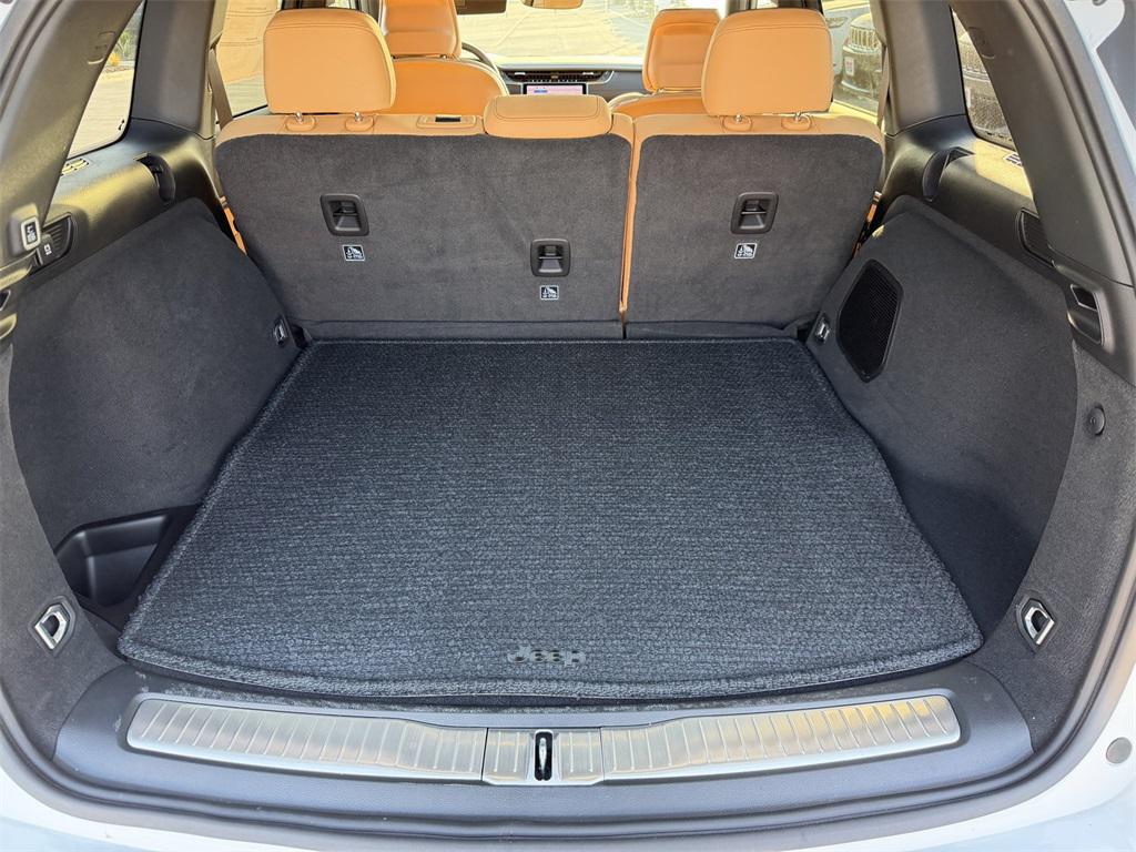 new 2025 Jeep Grand Cherokee car, priced at $51,805