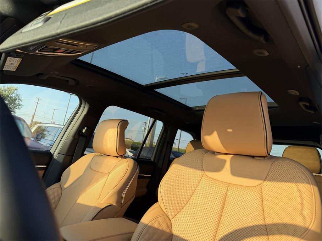 new 2025 Jeep Grand Cherokee car, priced at $51,805