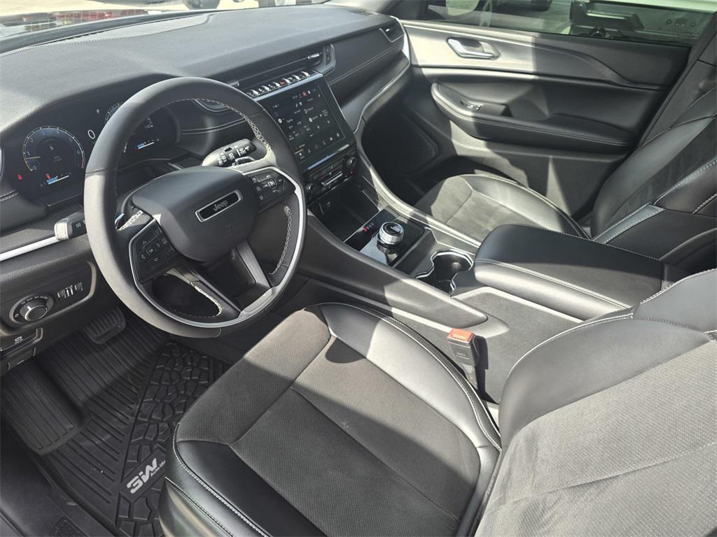 used 2024 Jeep Grand Cherokee car, priced at $33,991