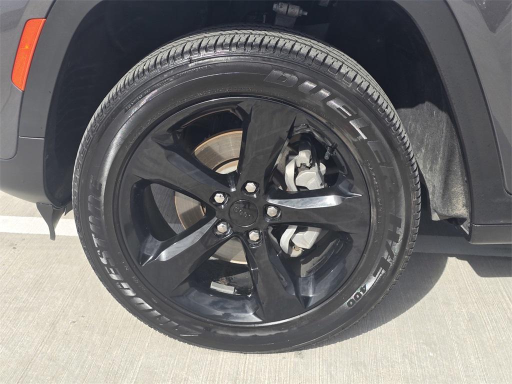 used 2024 Jeep Grand Cherokee car, priced at $33,991