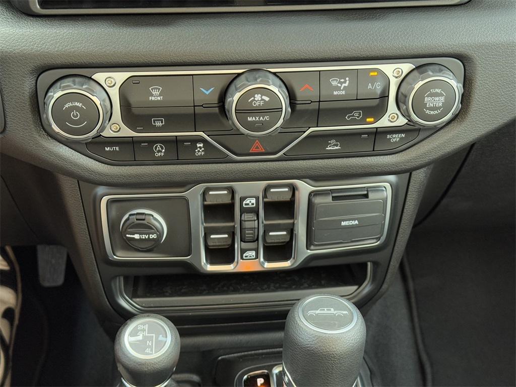 new 2025 Jeep Gladiator car, priced at $35,730