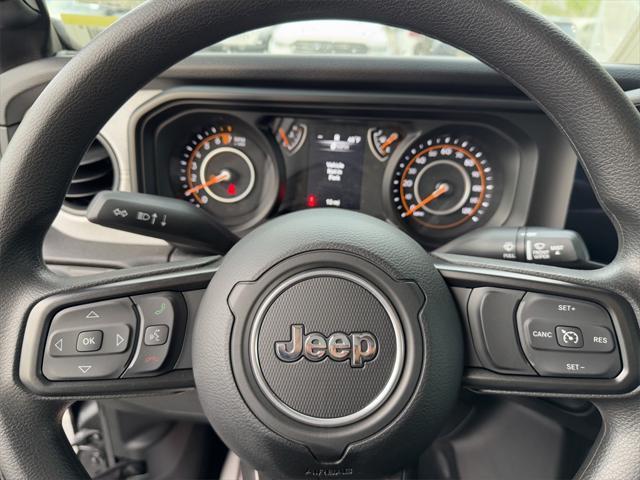 new 2025 Jeep Gladiator car, priced at $43,180