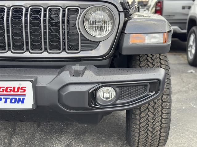 new 2025 Jeep Gladiator car, priced at $43,180