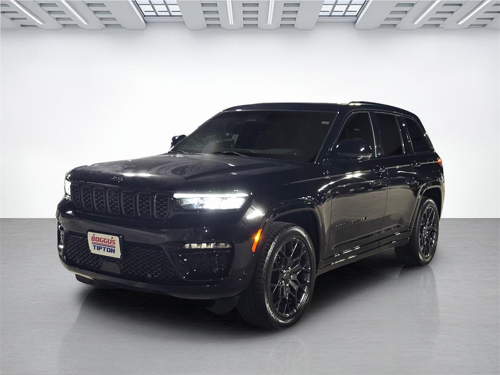 used 2025 Jeep Grand Cherokee car, priced at $54,995