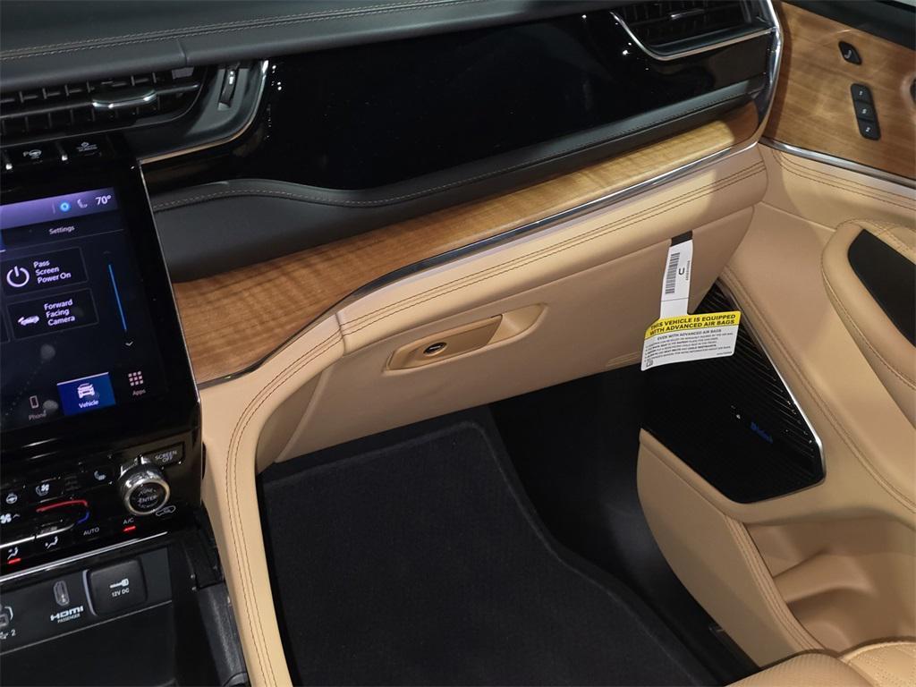 used 2025 Jeep Grand Cherokee car, priced at $54,995