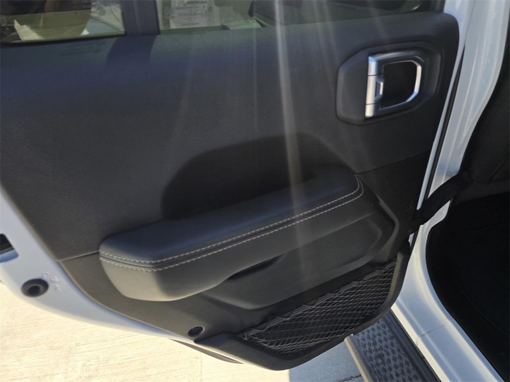 used 2021 Jeep Gladiator car, priced at $26,995