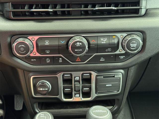 new 2025 Jeep Gladiator car, priced at $40,060