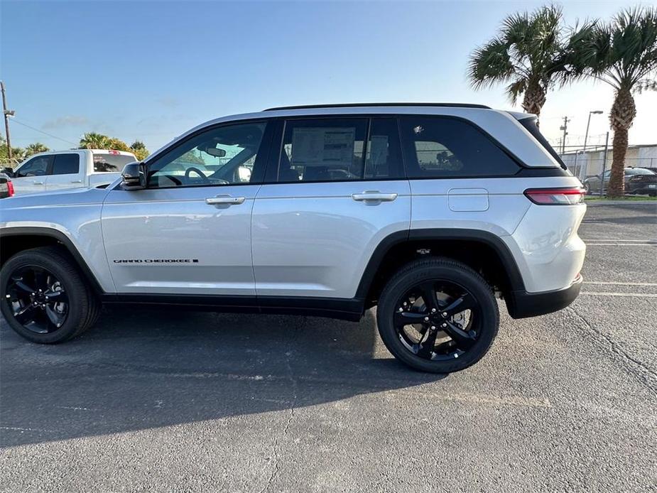 new 2023 Jeep Grand Cherokee car, priced at $45,525