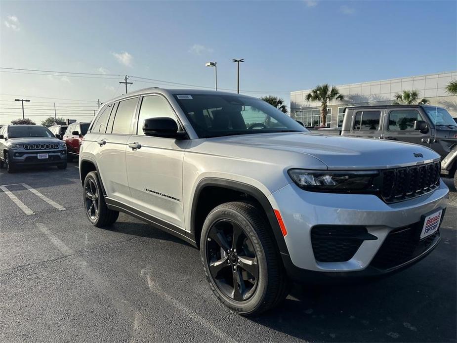 new 2023 Jeep Grand Cherokee car, priced at $45,525