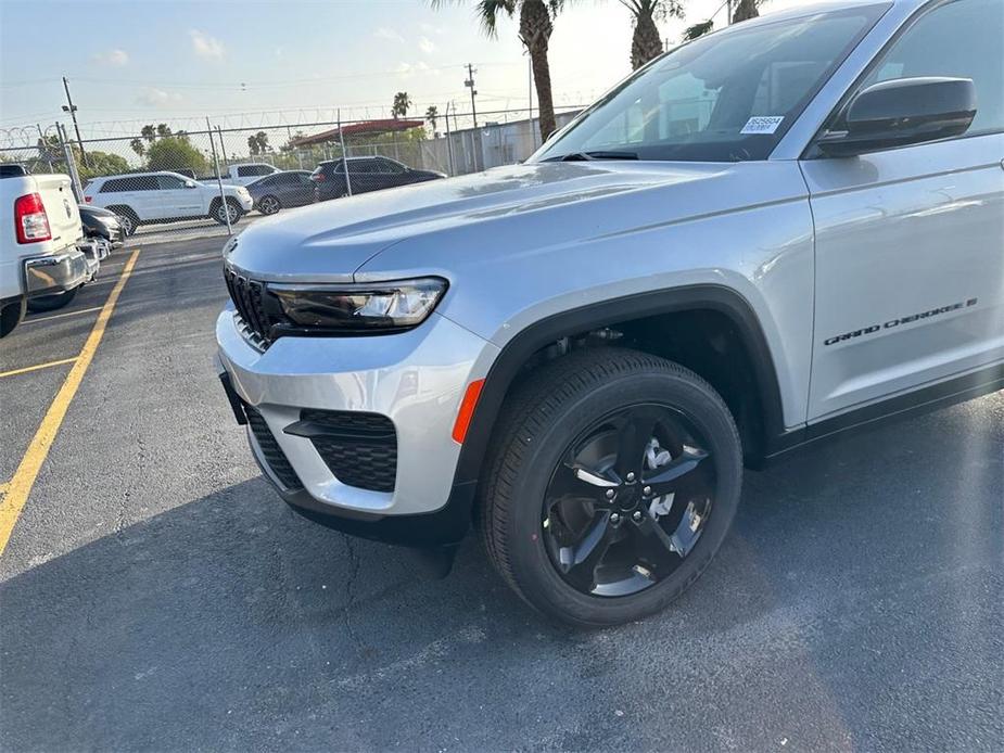 new 2023 Jeep Grand Cherokee car, priced at $45,525