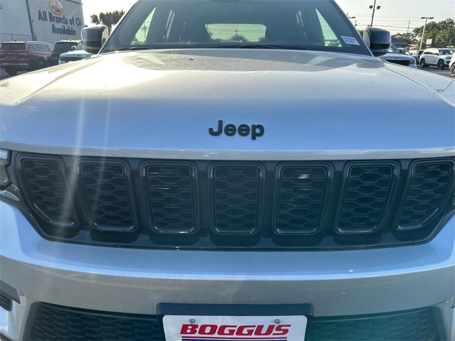 new 2023 Jeep Grand Cherokee car, priced at $45,525