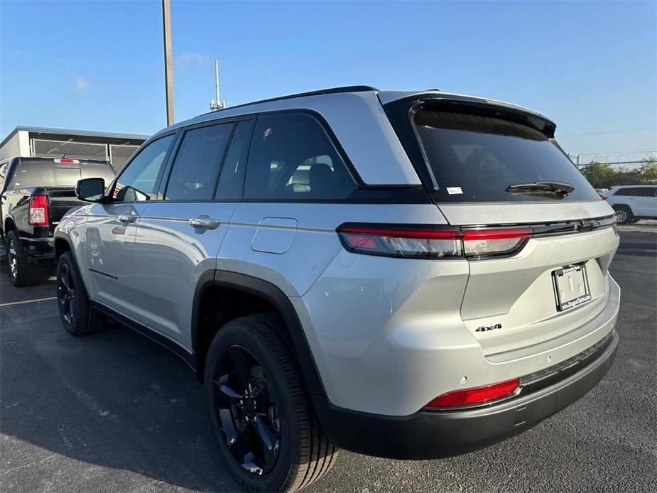 new 2023 Jeep Grand Cherokee car, priced at $45,525