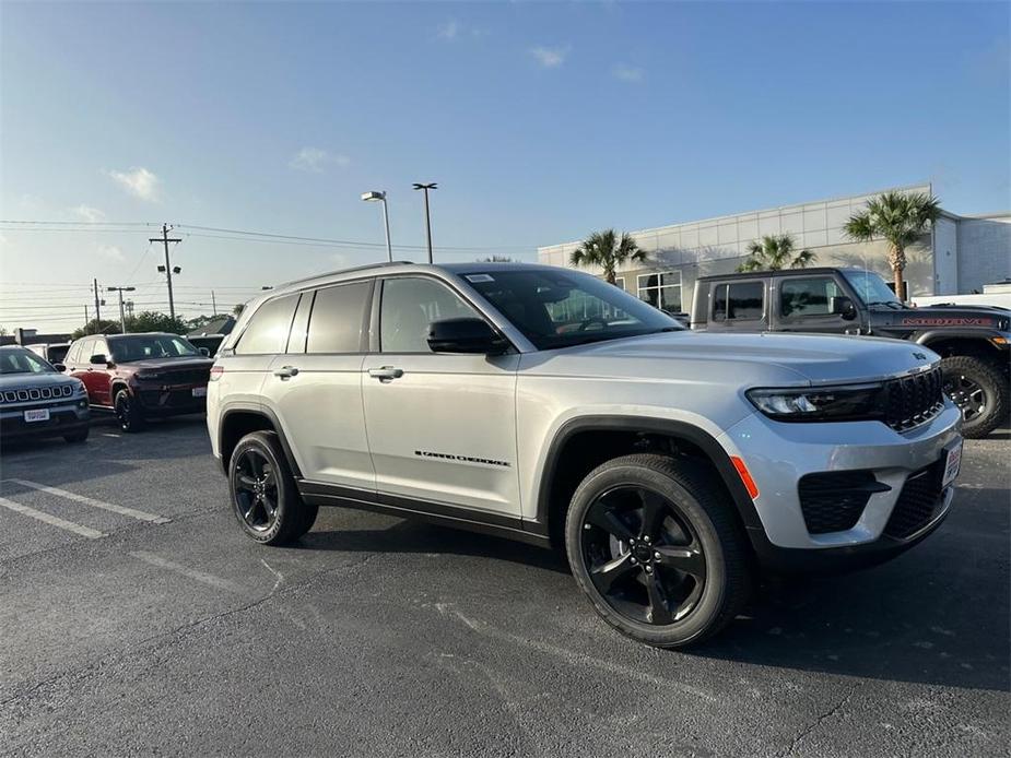 new 2023 Jeep Grand Cherokee car, priced at $45,525