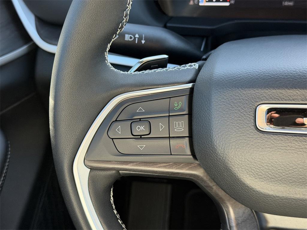 new 2025 Jeep Grand Cherokee car, priced at $43,390