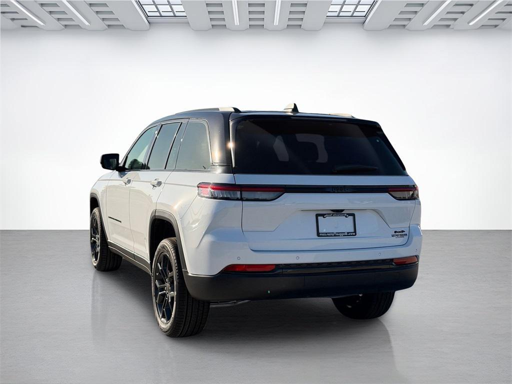 new 2025 Jeep Grand Cherokee car, priced at $43,390