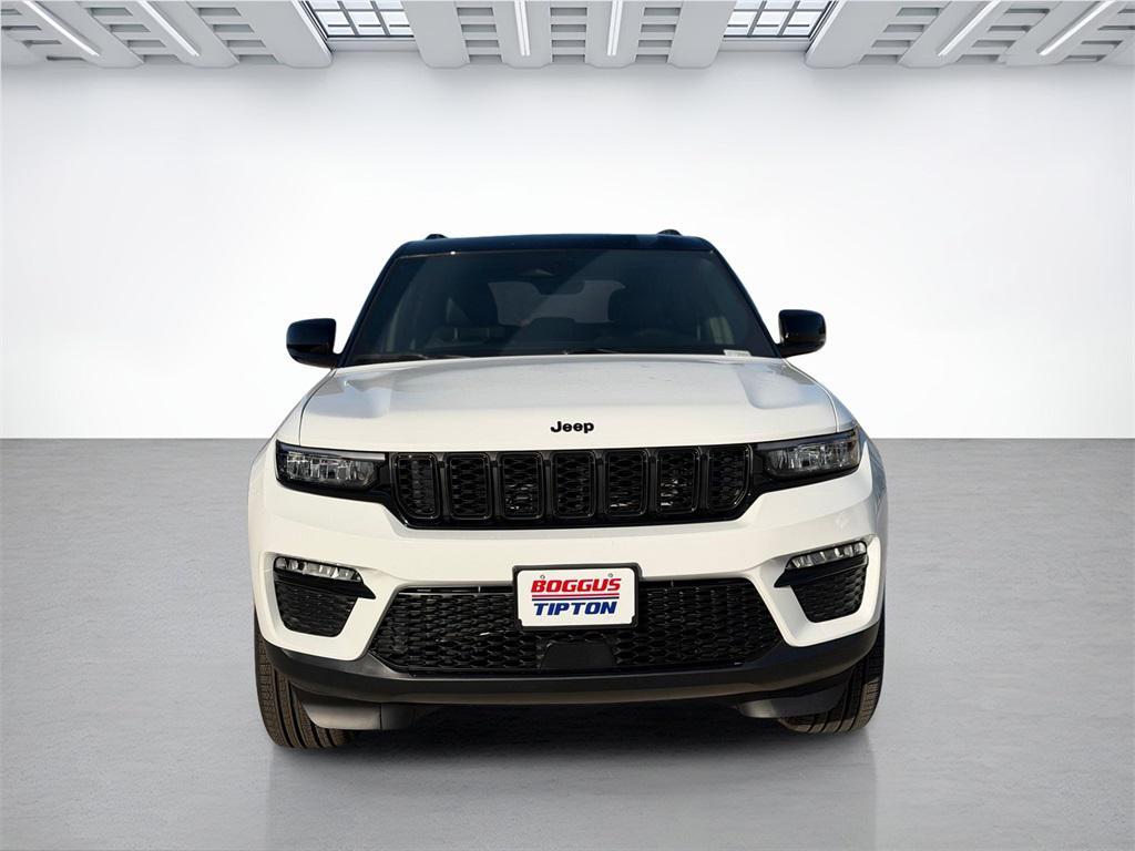 new 2025 Jeep Grand Cherokee car, priced at $43,390
