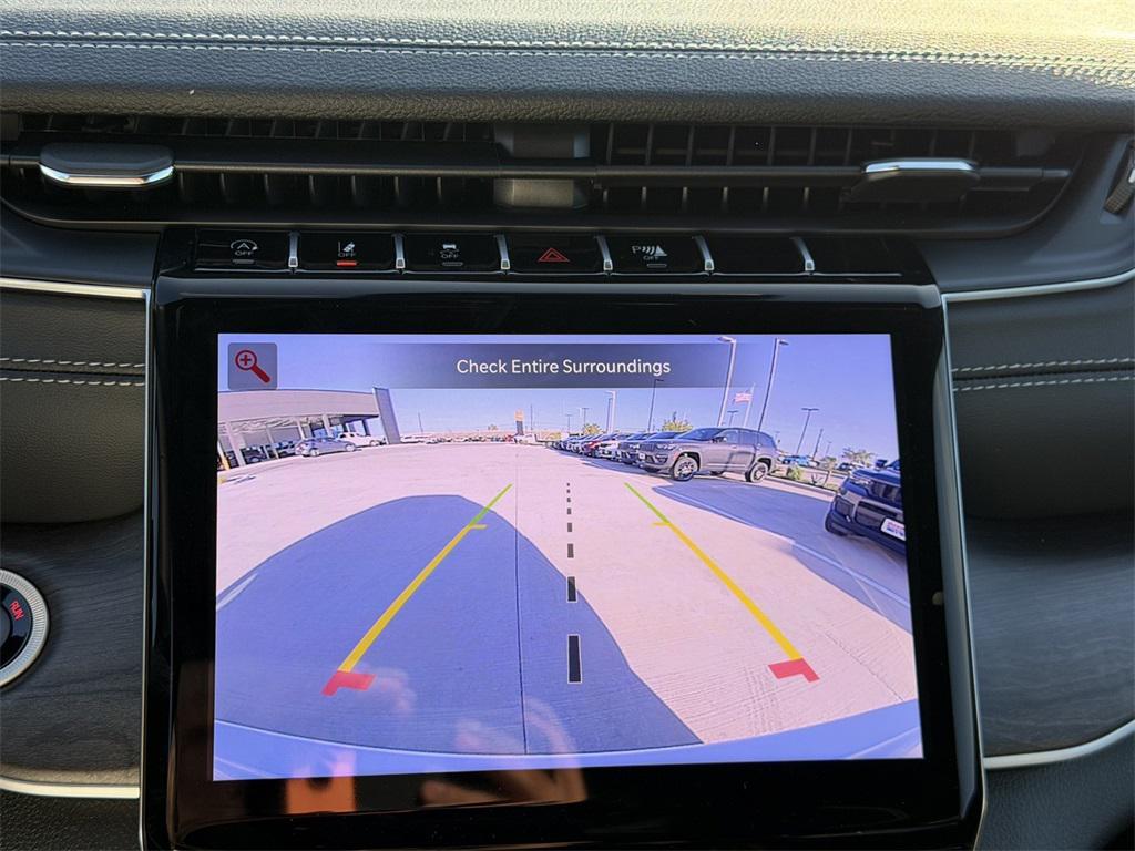 new 2025 Jeep Grand Cherokee car, priced at $43,390