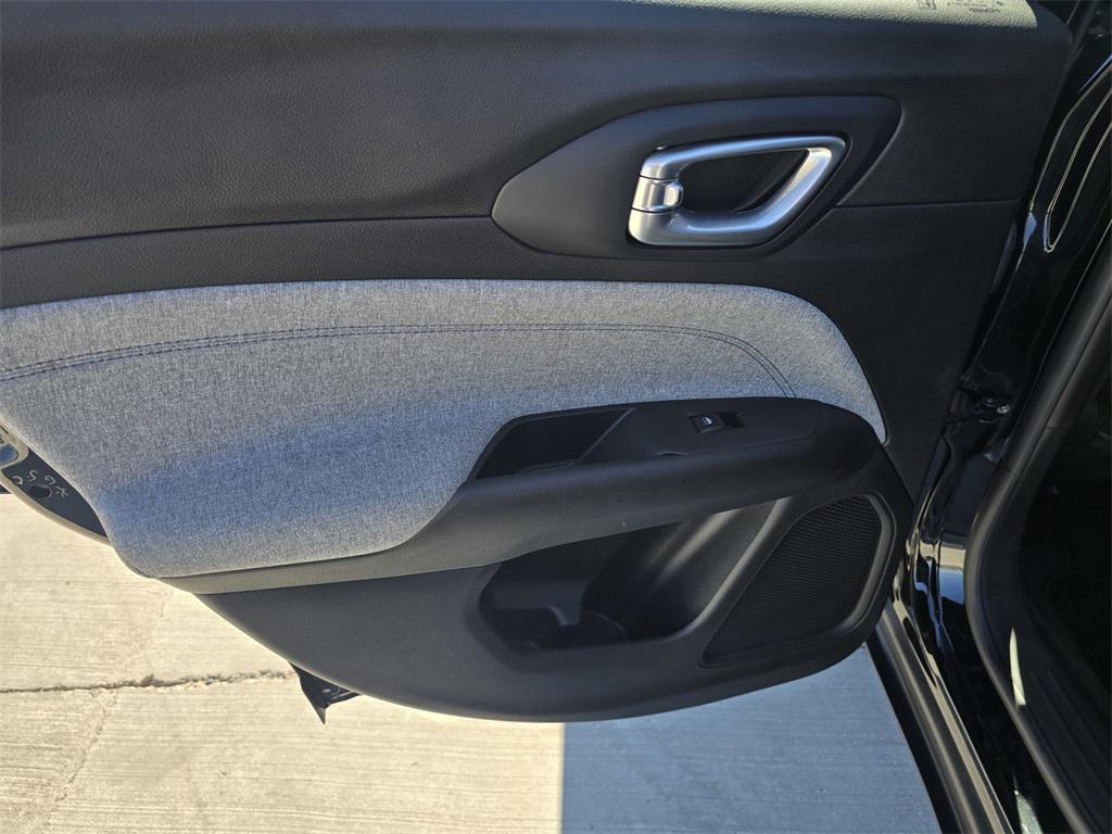 used 2022 Jeep Compass car, priced at $18,237