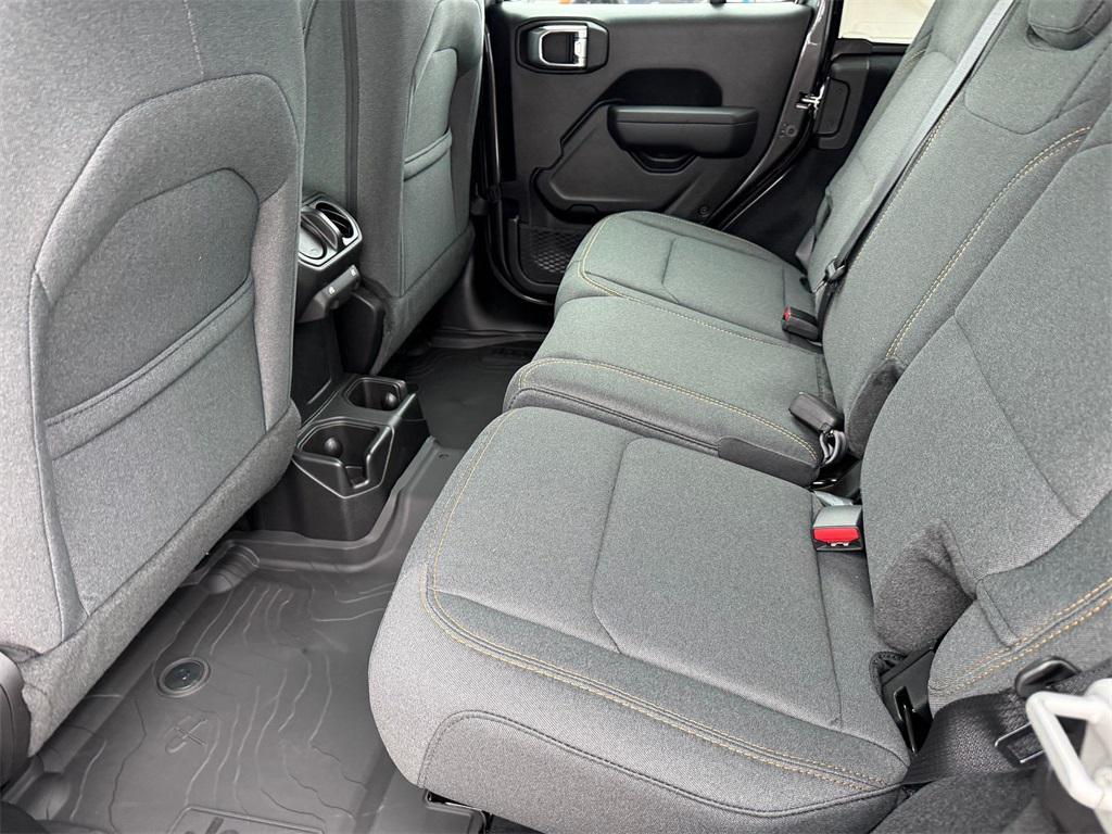 new 2025 Jeep Wrangler car, priced at $38,250